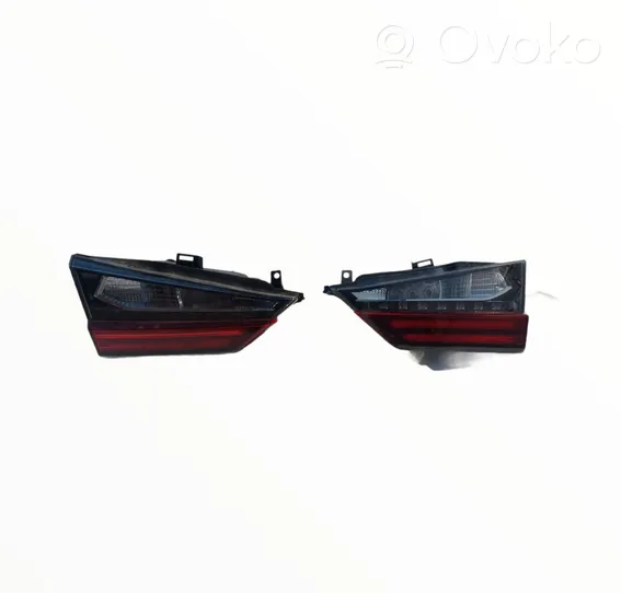 Lexus RX 450H Tailgate rear/tail lights 