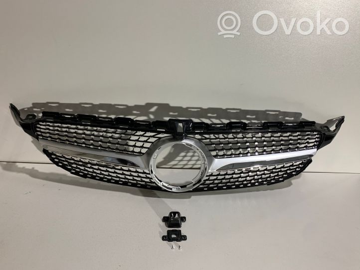 Mercedes-Benz C W205 Oberes Gitter vorne 