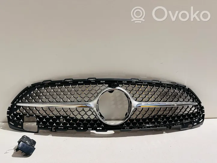 Mercedes-Benz C W206 Maskownica / Grill / Atrapa górna chłodnicy A2068882100