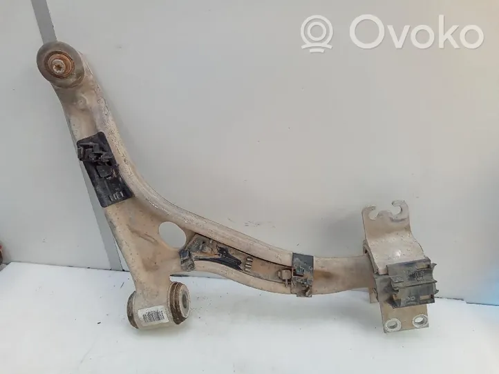 Mercedes-Benz GLA W156 Triangle bras de suspension inférieur avant 