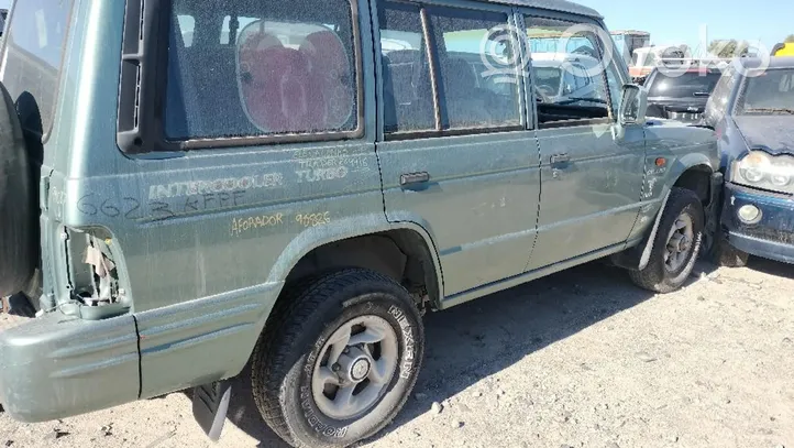 Hyundai Galloper Moldura de la aleta trasera 