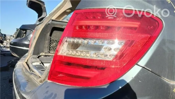 Mercedes-Benz C AMG W204 Lampa tylna 