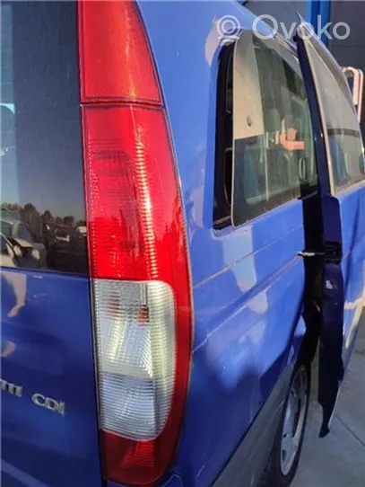 Mercedes-Benz Vito Viano W639 Rivestimento della console di illuminazione installata sul rivestimento del tetto 