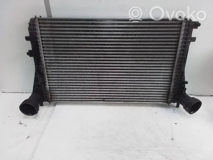 Volkswagen Tiguan Радиатор интеркулера 