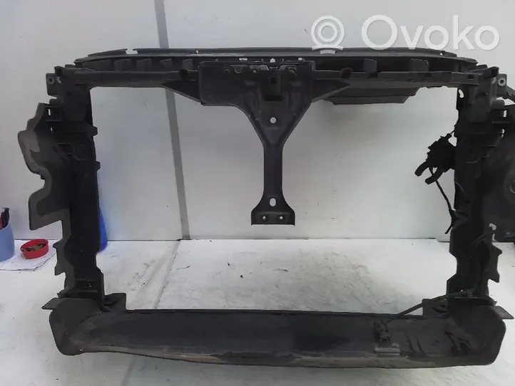 Volkswagen Tiguan Jäähdyttimen kehyksen suojapaneeli 5N0805594