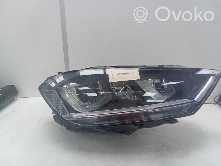 Volkswagen Golf Sportsvan Lampa przednia A046439