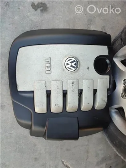 Volkswagen Touareg I Garniture de capot moteur 
