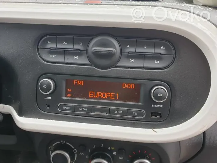 Renault Twingo III Unidad delantera de radio/CD/DVD/GPS 