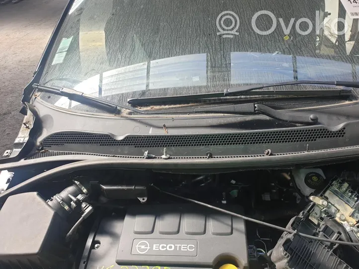 Opel Corsa E Valytuvų apdaila (-os) 