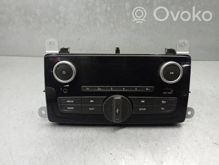 Renault Clio IV Radio/CD/DVD/GPS head unit 