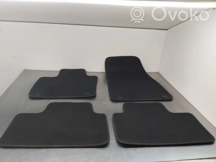Volvo XC40 Auton lattiamattosarja 