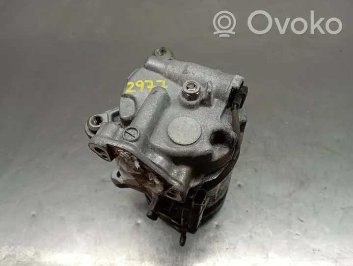 BMW 1 F20 F21 Ilmastointilaitteen kompressorin pumppu (A/C) 