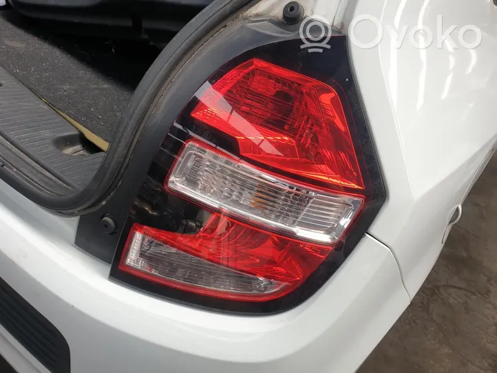 Renault Twingo III Lampy tylnej klapy bagażnika 