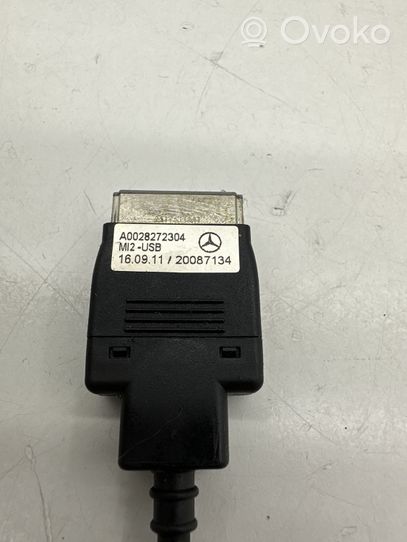 Mercedes-Benz C W204 USB jungtis A0028272304