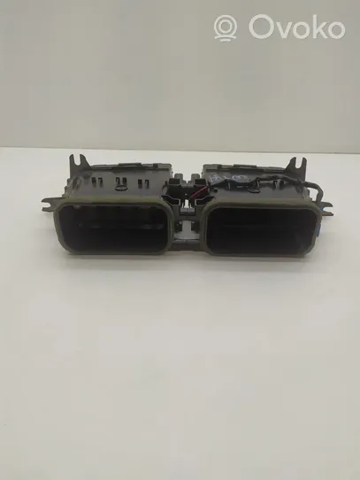 Mercedes-Benz C W204 Griglia di ventilazione centrale cruscotto A2048308454