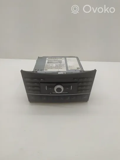 Mercedes-Benz E A207 Panel / Radioodtwarzacz CD/DVD/GPS A2129008409