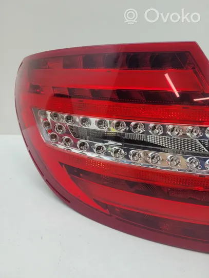 Mercedes-Benz C W204 Lampa tylna 2048205464