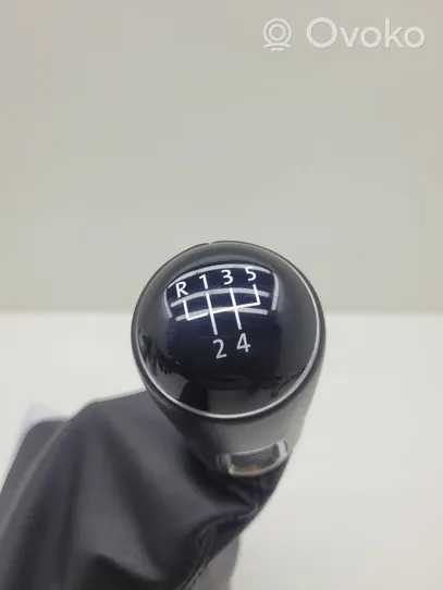 Volkswagen Golf VII Gear lever shifter trim leather/knob 5G1711113B