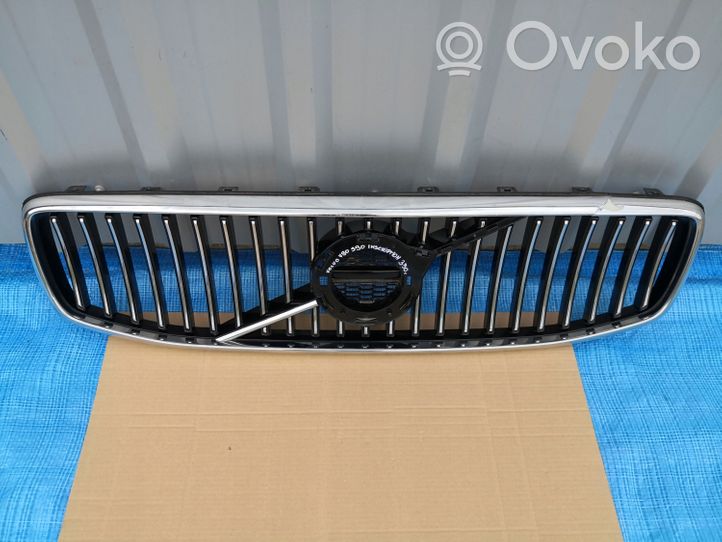 Volvo S90, V90 Etupuskurin ylempi jäähdytinsäleikkö 31425412