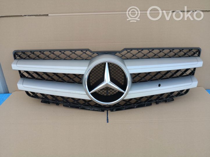 Mercedes-Benz GLK (X204) Griglia superiore del radiatore paraurti anteriore A2048880283