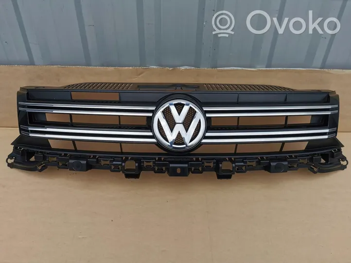 Volkswagen Tiguan Etupuskurin ylempi jäähdytinsäleikkö 5N0853653F