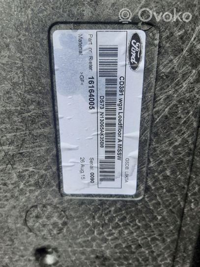 Ford Mondeo MK V Tavaratilan pohjan tekstiilimatto 