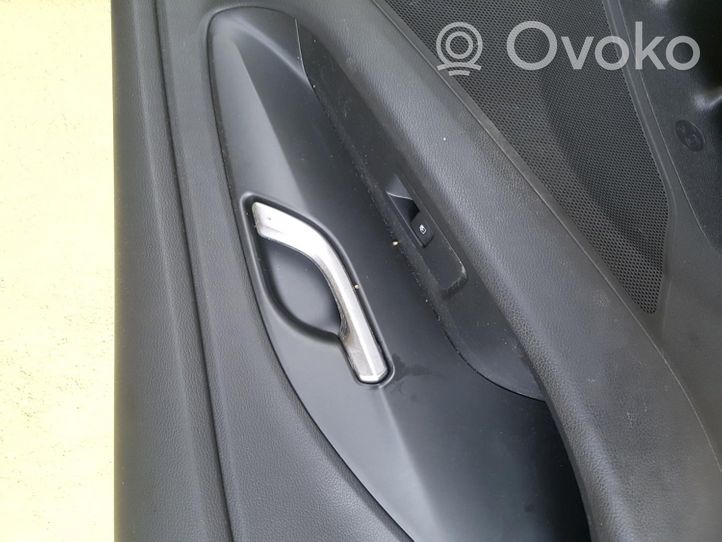 Hyundai i30 Etuoven verhoilu 