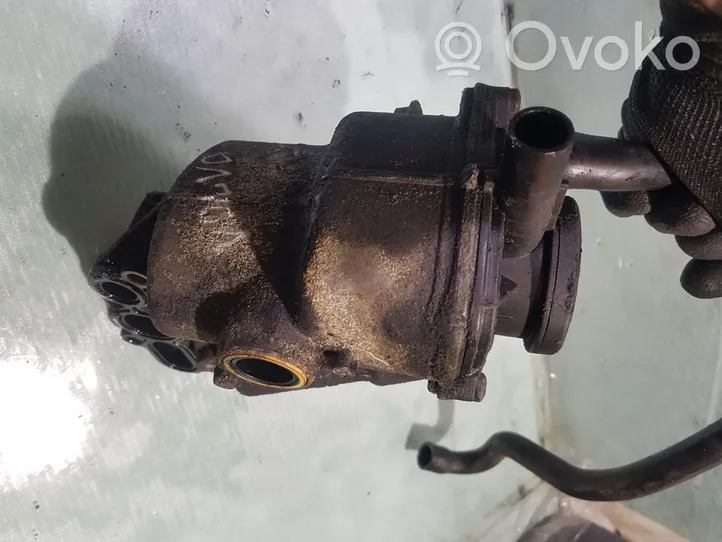 Volvo S80 Oil filter mounting bracket 30677920