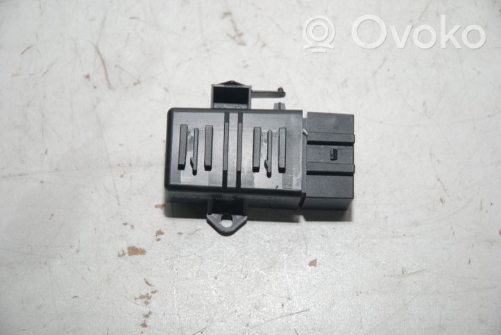 Audi A1 Seat heating relay 6R0959772D