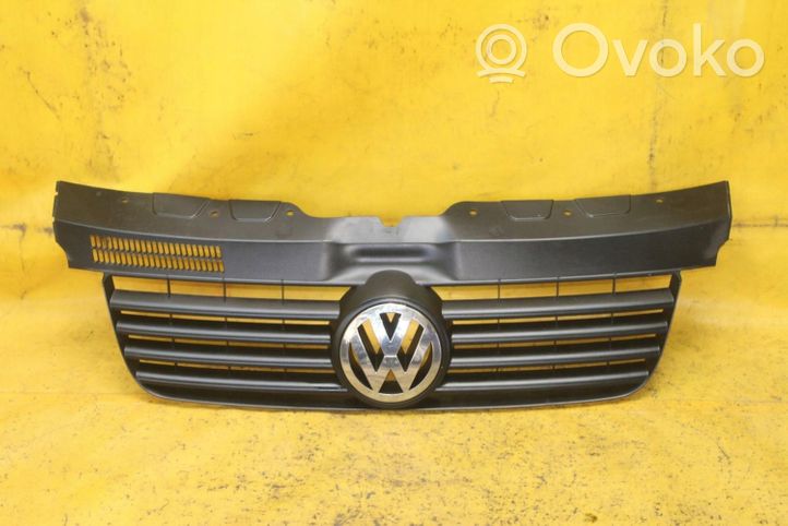 Volkswagen Multivan T5 Priekšējais režģis 