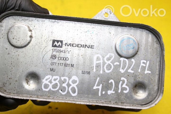 Audi A8 S8 D2 4D Radiatore dell’olio del motore 077117021M