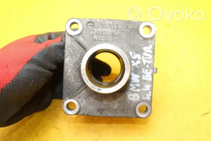 BMW 7 F01 F02 F03 F04 Pusašio pakabinamo guolio kronšteinas 7563779