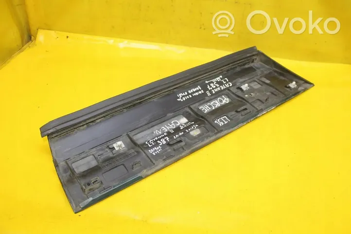 Porsche Cayenne (92A) Takaoven lista (muoto) 7P5839787G