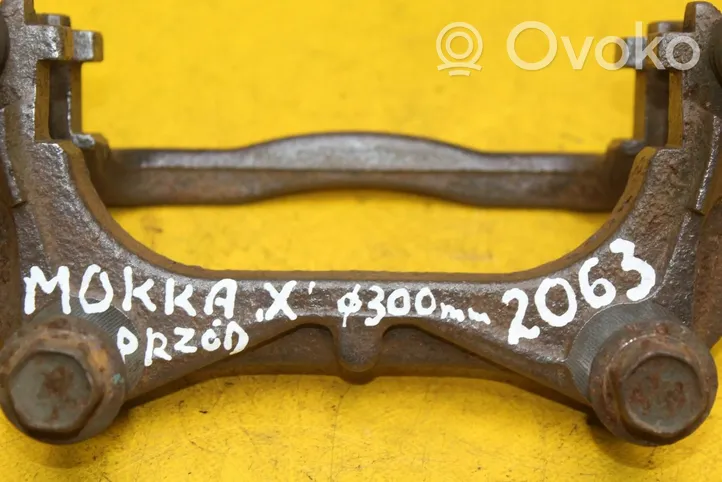 Opel Mokka X Etujarrun jarrusatulan kannatin 