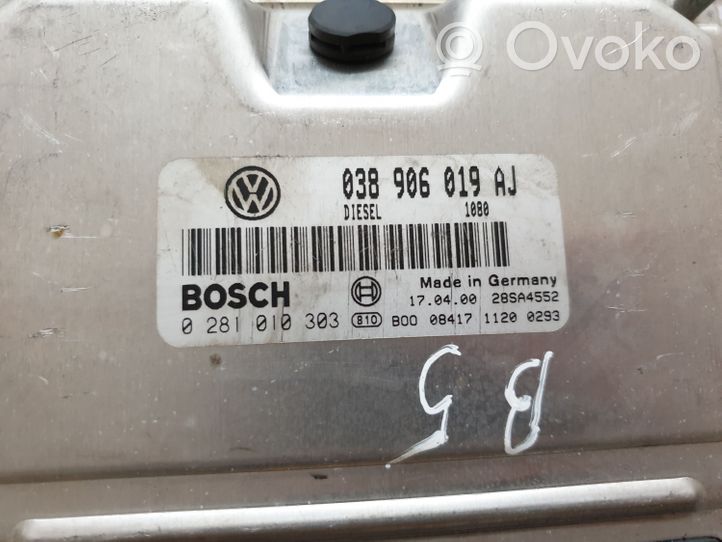 Volkswagen PASSAT B7 Moottorin ohjainlaite/moduuli 