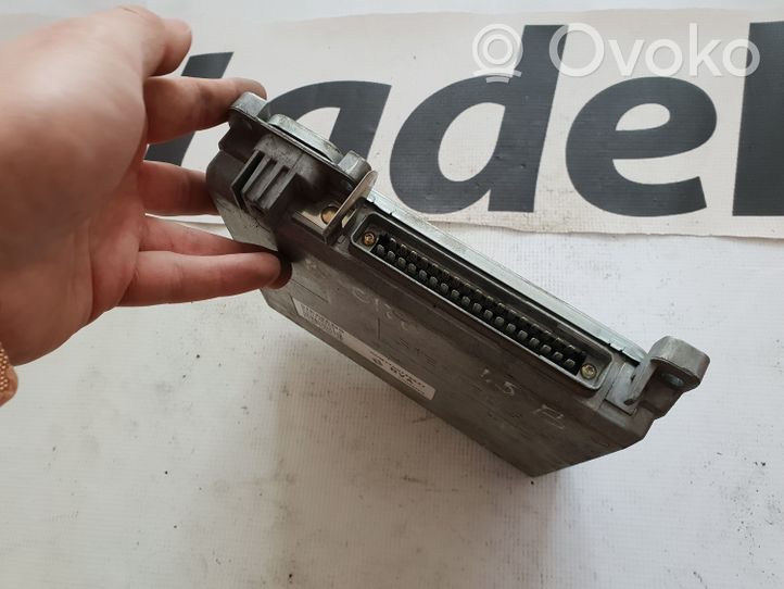 Renault Clio I Calculateur moteur ECU S101718202C