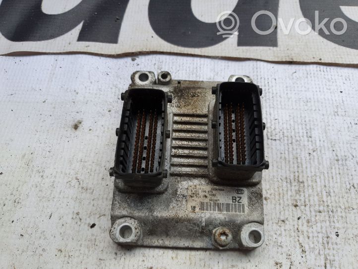 Opel Corsa C Sterownik / Moduł ECU 09115112BZ