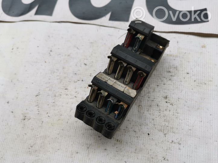 Mercedes-Benz S W126 Fuse module A1265409205