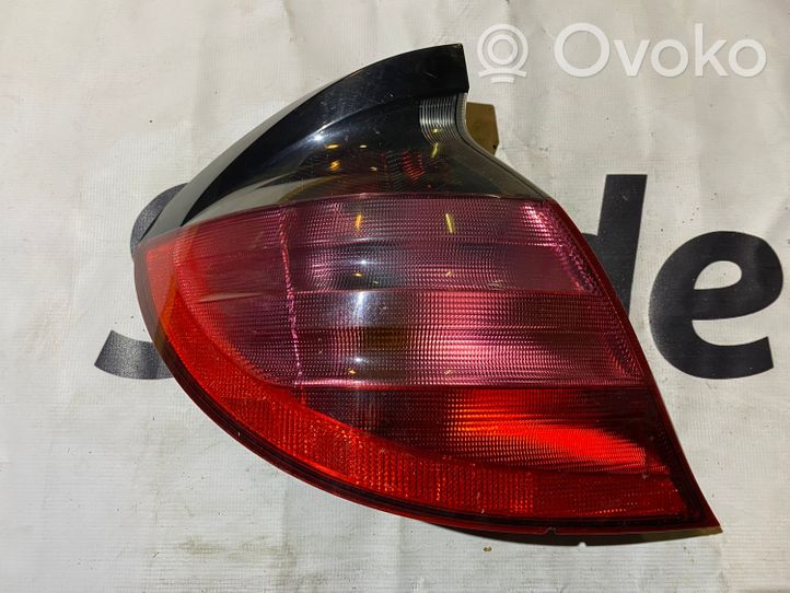 Mercedes-Benz C W203 Luci posteriori A2038200564