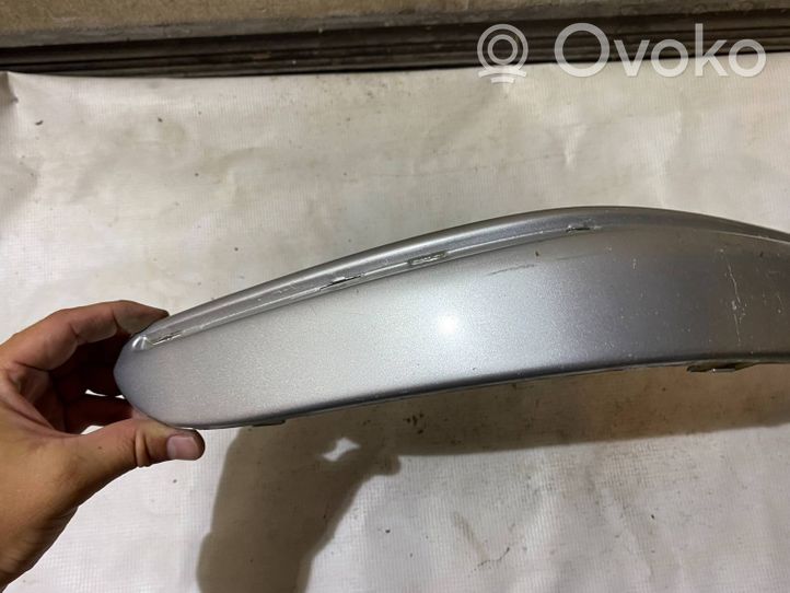 Mercedes-Benz C W203 Modanatura separatore del paraurti anteriore a2038856221