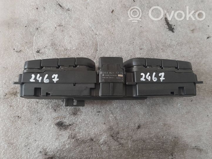 Mercedes-Benz CLK A209 C209 Botón interruptor de luz de peligro a2038217779