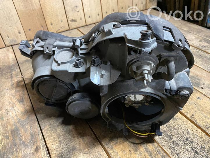 Mercedes-Benz CLK A208 C208 Phare frontale A2088000175