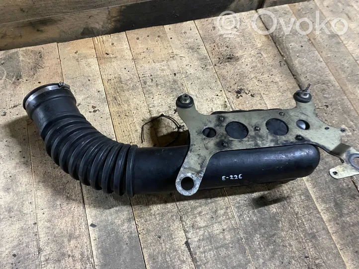 Mercedes-Benz ML W163 Boîtier de filtre à air a6280901129