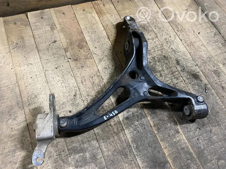 Mercedes-Benz R W251 Fourchette, bras de suspension inférieur avant 060009106