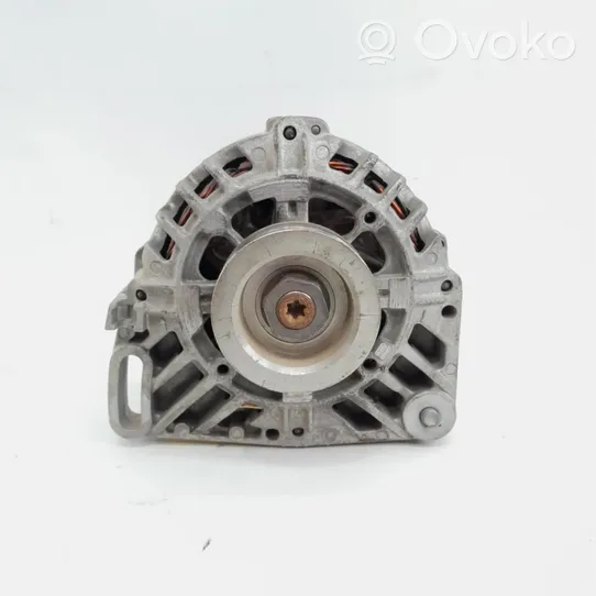 Renault Sandero I Generatore/alternatore 8200660044B