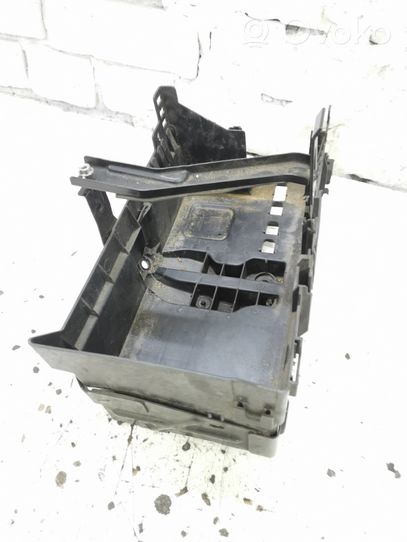 Opel Astra J Boîte de batterie 13354420