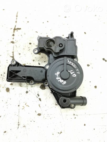 Volkswagen Golf VI Separatore dello sfiato dell’olio 06H103495B