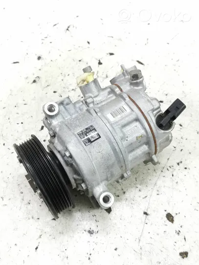 Volkswagen PASSAT B8 Ilmastointilaitteen kompressorin pumppu (A/C) 5Q0820803F