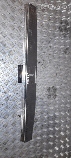 Mercedes-Benz E W211 Rivestimento di protezione sottoporta del bagagliaio/baule A2116900089