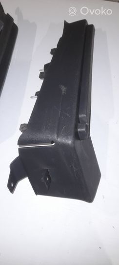 Volkswagen Golf V Supports plage arrière 1K6867761L